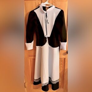 Forum Novelties Black and White Girl’s Pilgrim Costume Dress with Bonnet cosplay